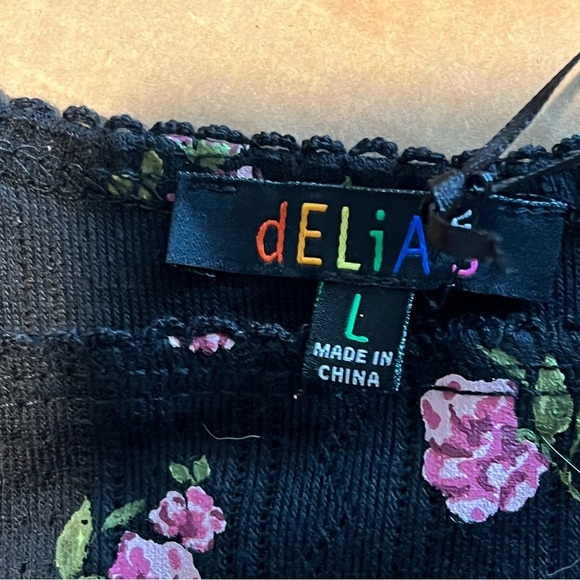 Dolls Kill Delia's Rose Print Tank black multi, cropped, size L NWT - Picture 3 of 11